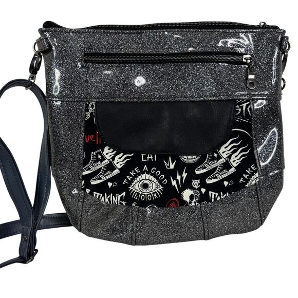 Cruella de Vil Villains Love Hate Vinyl Metallic Crossbody - Picture 1 of 10
